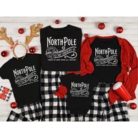 T-shirt assorti de Noël avec le Père Noël pour hommes — T-shirts pour hommes