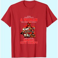 Ne Sous-estimez Jamais Une Femme Qui Aime les Chiefs T Shirt pour Hommes
