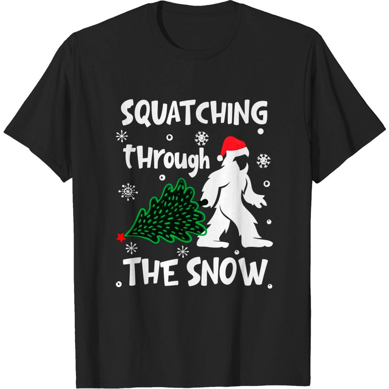 T-shirt Squatching Through The Snow Christmas Sasquatch Santa Hat — T-shirts pour hommes