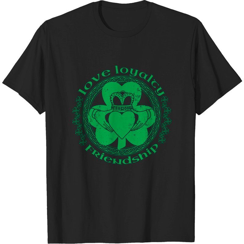 Claddagh Ring Irish Shamrock Green Celtic St Patrick's Day T-Shirt — Mens T Shirts