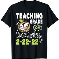 T-shirt Enseigner en 2e année le Twosday 2/22/22 pour hommes