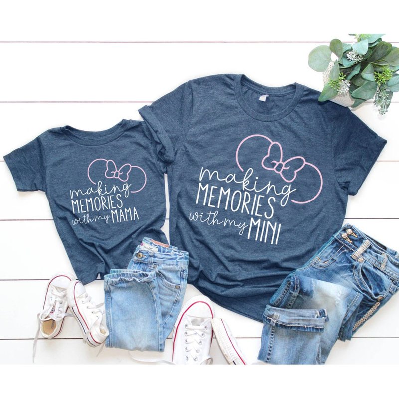 T-shirt assorti "Making Memories With My Mama/Mini" avec nœud et oreilles — T-shirts pour hommes