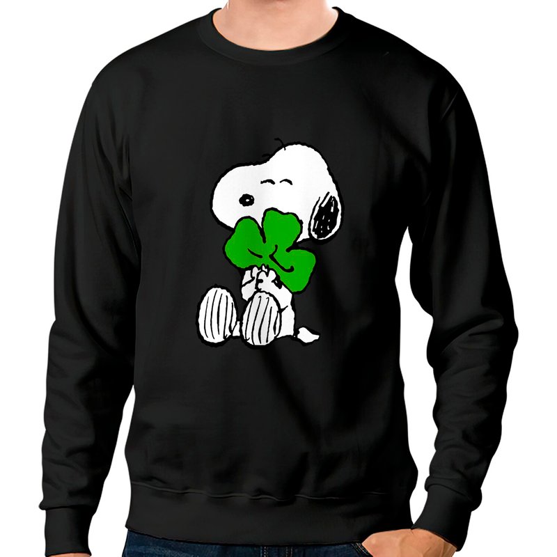 Snoopy Shamrock Hug Sweatshirt à Col Rond pour la Saint-Patrick — Sweats à capuche pour hommes