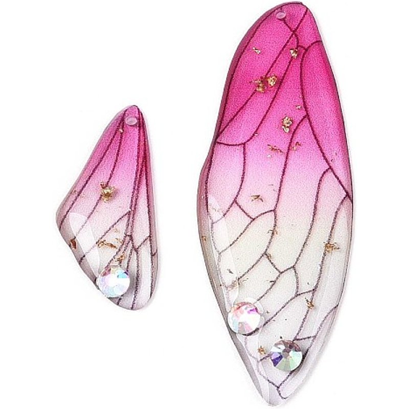 Pendentifs en résine époxy en forme d'ailes de papillon avec strass et feuille d'or — Breloques et pendentifs