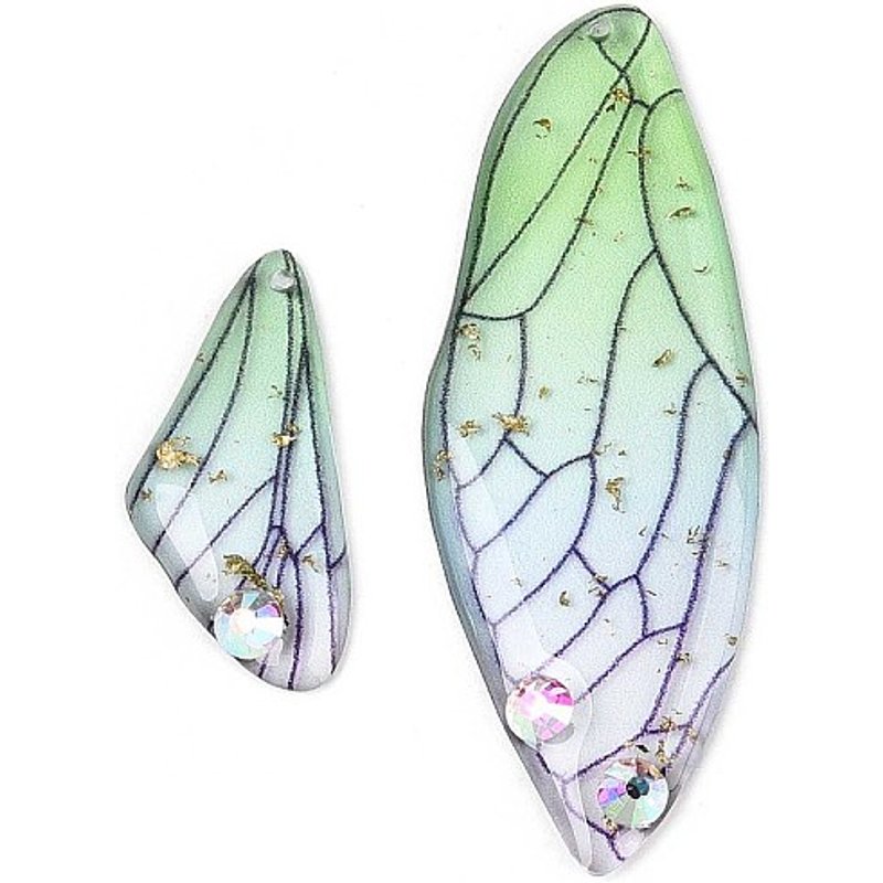 Pendants en résine époxy en forme d'ailes de papillon avec strass et feuille d'or — Breloques et pendentifs