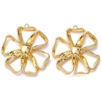 Pendentif en alliage en forme de fleur avec plaquage doré — Breloques et pendentifs