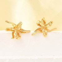 Boucles d'oreilles en laiton en forme de fleur, plaquées or 18K, sans nickel — Bijoux fantaisie