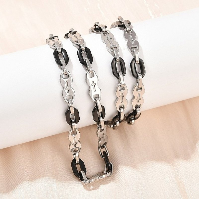 201 Stainless Steel Cross & Oval Link Chain Necklace for Women — Pendant Necklace