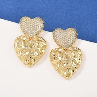Boucles d'oreilles pendantes en zircon cubique clair en laiton — Bijoux fantaisie