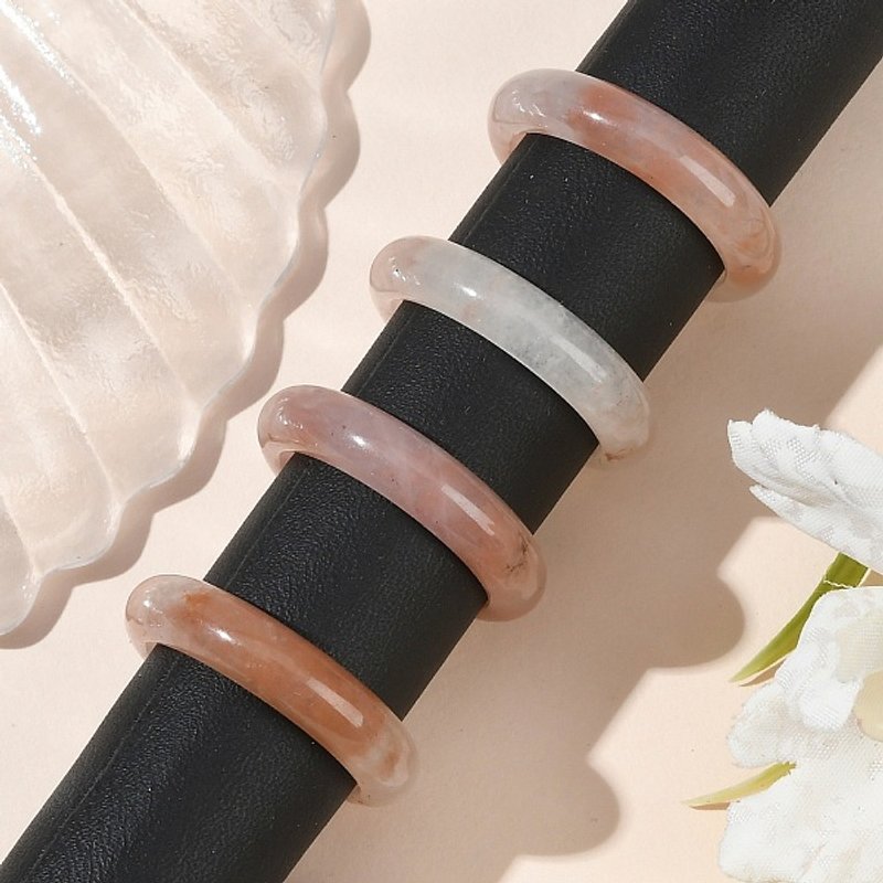 Bagues en Jade de Soie Dorée Naturelle du Xinjiang pour Femmes — Bijoux fantaisie