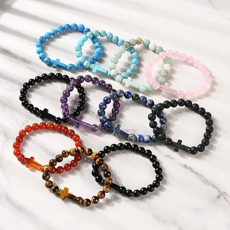 Bracelet élastique en pierres précieuses mélangées avec croix et perles rondes — Bracelet Femme
