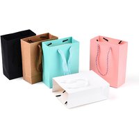 Sacs en papier pour cadeaux avec poignée, rectangle, couleurs variées — Rangement et présentation