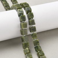 Brins de perles en jade du Sud naturel en forme de cube avec perles de semence