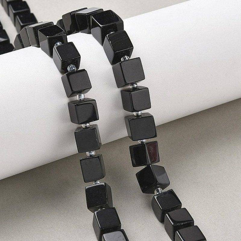 Brins de perles cubes en onyx noir naturel teinté — Perles à bijoux