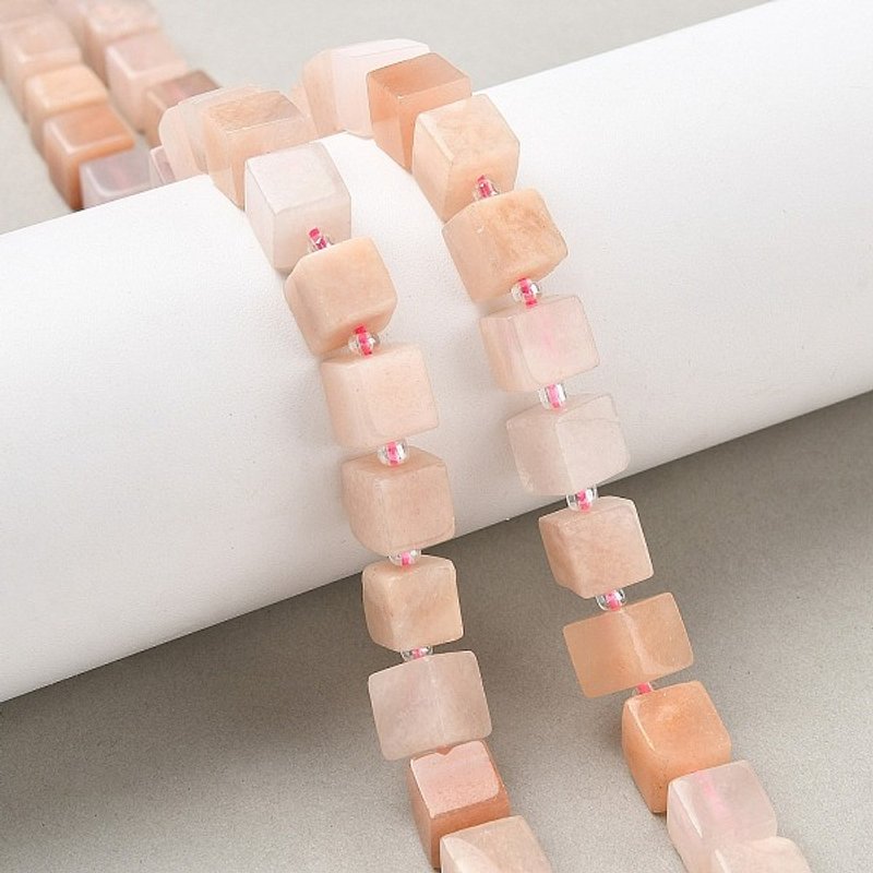 Fils de perles cube en aventurine rose naturelle avec perles de rocaille