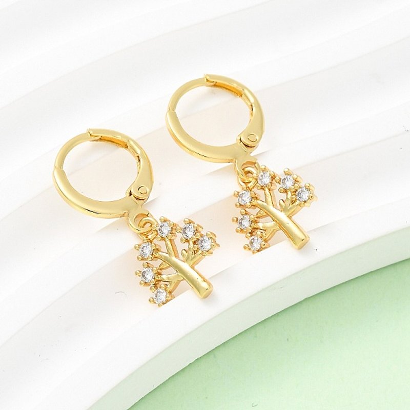 Boucles d'oreilles créoles en laiton avec zircon cubique clair — Boucles d'oreilles créoles