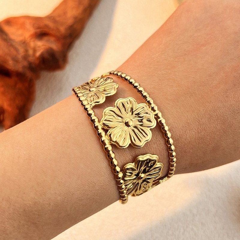 304 Stainless Steel Gold Cuff Bangle for Women with Flower Design — Bracelet Women