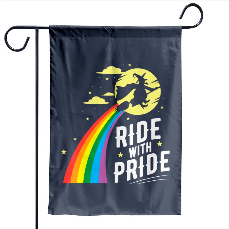 Drapeau de Jardin Halloween Sorcière LGBT Ride With Pride — Drapeaux décoratifs