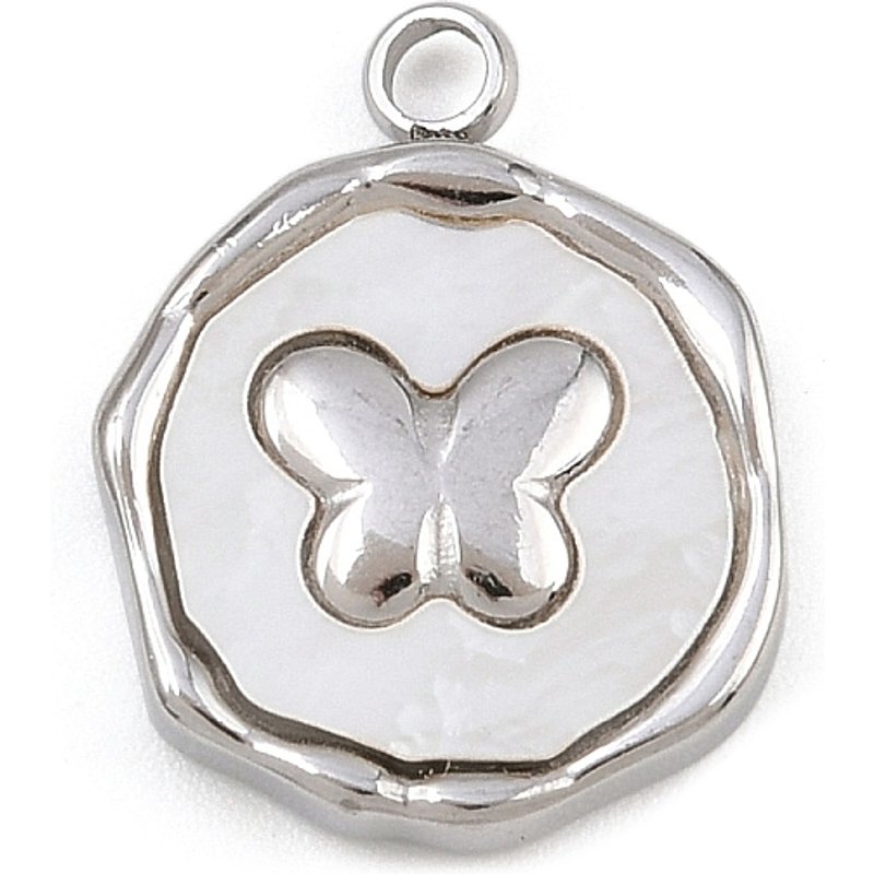 Pendants en Coquillage Blanc Naturel avec Charms Papillon et Montures en Acier — Breloques et pendentifs