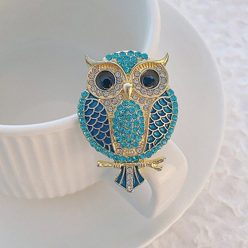 Broche en Rhinestones Hibou par Animal Alloy, 43.5x30.5mm — Broches