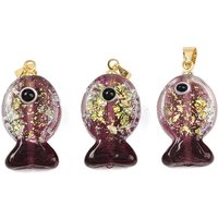 Pendentif en Verre Lampwork avec Charme Poisson et Trouvailles en Laiton — Breloques et pendentifs