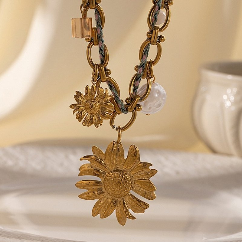 Collier Pendentif Tournesol en Acier Inoxydable 304 avec Plaquage en Or 18K — Collier pendentif