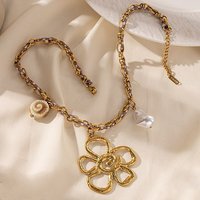 304 Stainless Steel Flower Pendant Necklace with 18K Gold Plating
