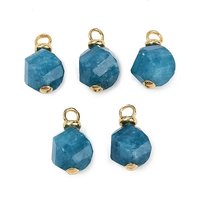 Pendentifs en jade blanc teinté avec boucles en laiton, plaqué or 18K — Breloques et pendentifs