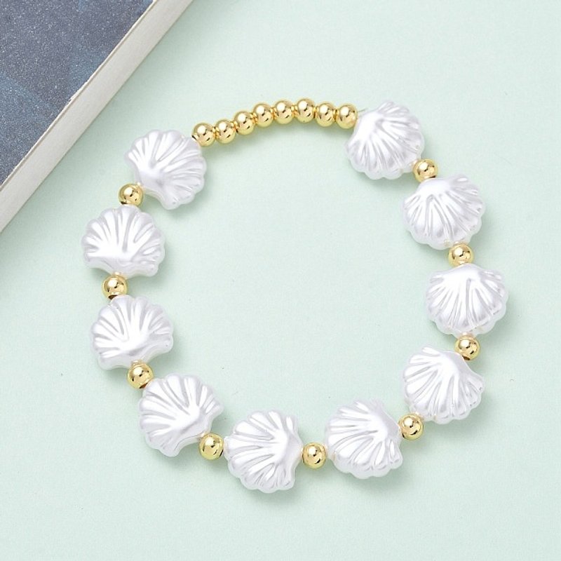 Brass & Plastic Beaded Stretch Bracelet for Women, Shell Shape — Bracelet Women