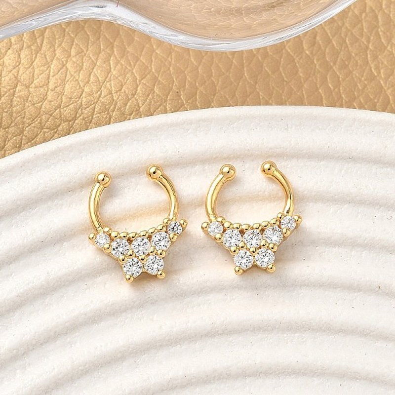 Anneaux de nez en laiton pavé de zircon cubique clair en forme de fer à cheval — Bijoux fantaisie