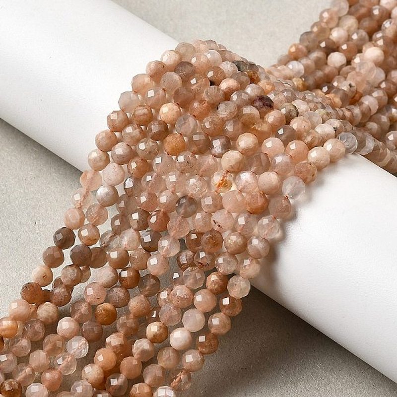 Fils de perles en pierre de lune pêche naturelle, rondes facettées 4mm — Perles à bijoux