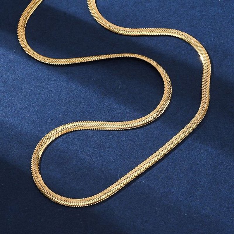 Collier en chaîne herringbone en acier inoxydable 304 avec plaquage PVD — Collier pendentif