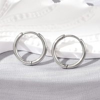 Boucles d'oreilles Huggie en acier inoxydable 304 résistant à l'oxydation — Boucles d'oreilles créoles
