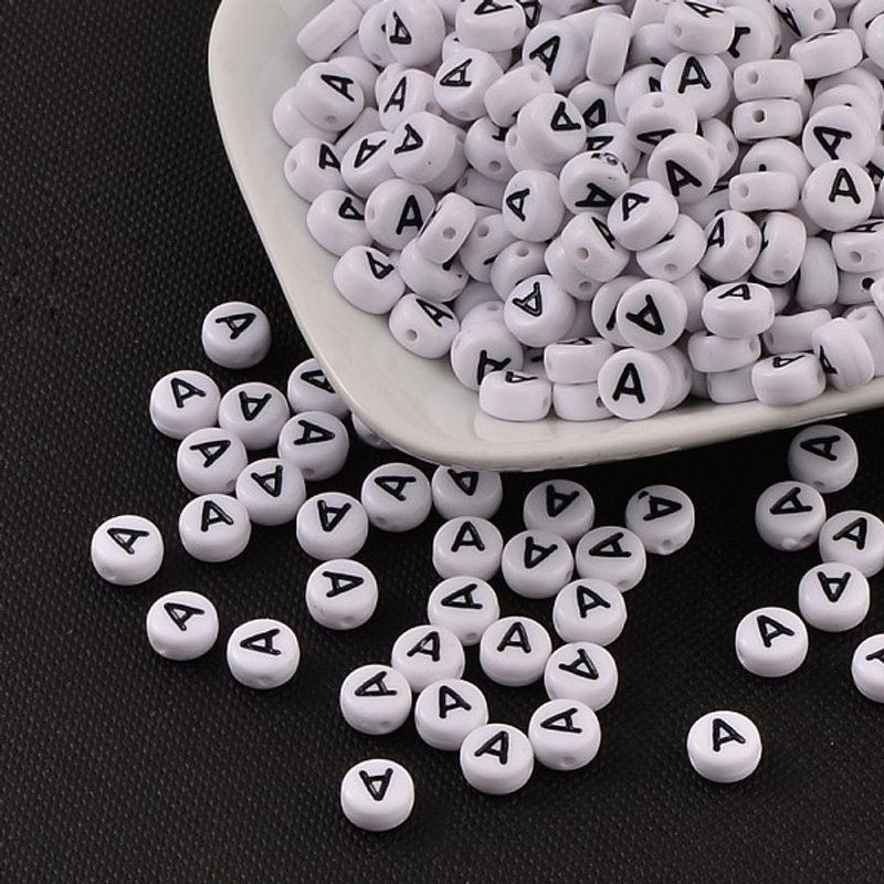 Perles Acryliques Lettres, Ronde Plate, Trou Horizontal, 7x4mm — Perles à bijoux
