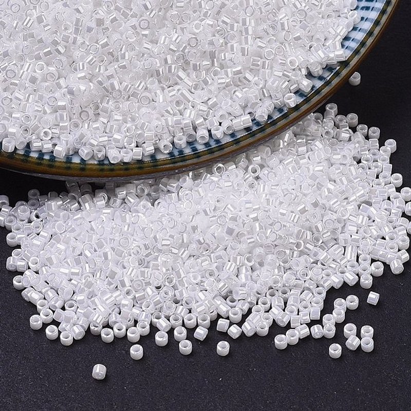 Perles Miyuki Delica, Cylindre, Ceylon Perle Blanche, 11/0, (DB0201) — Perles à bijoux
