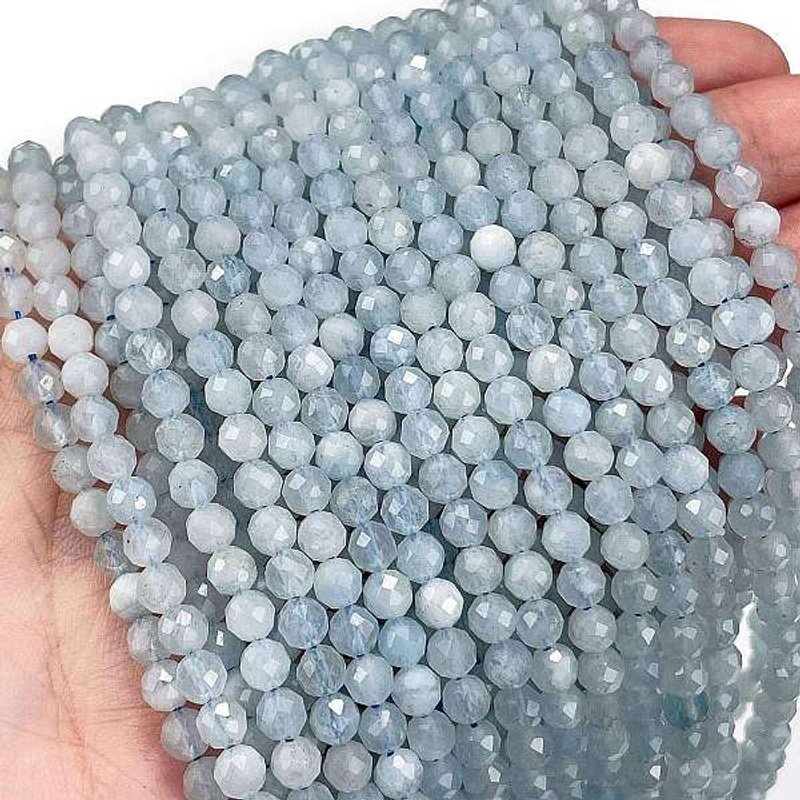 Brins de perles d'aigue-marine naturelle, facettées, rondes, 4mm, 15.55 pouces — Perles à bijoux