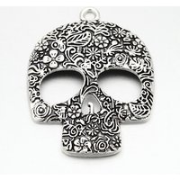 Tibetan Style Skull Pendant in Antique Silver, Zinc Alloy