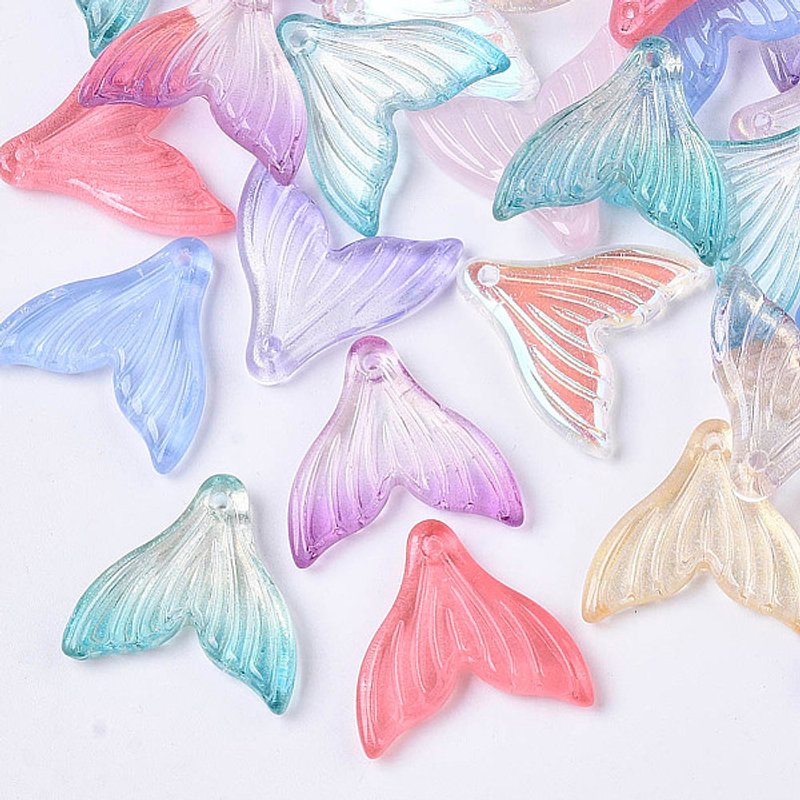 Pendentifs en verre peint en spray transparent, queue de sirène — Breloques et pendentifs