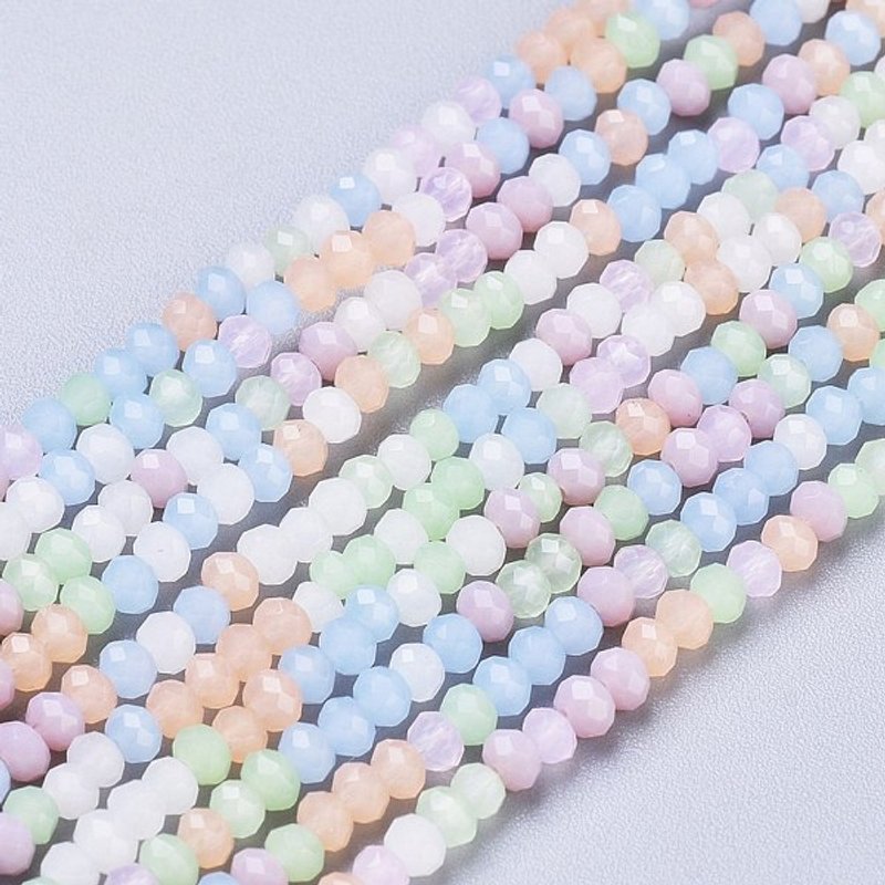 Brins de perles en verre opaque, facettées, rondelles, couleurs variées — Perles à bijoux