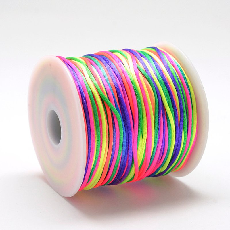 Corde Satin Rattail en Nylon, Colorée, 1mm, 76,55 verges/rouleau — Chaînes, fils et cordons