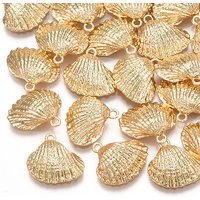 Charm en laiton en forme de coquillage avec plaquage en or 18K