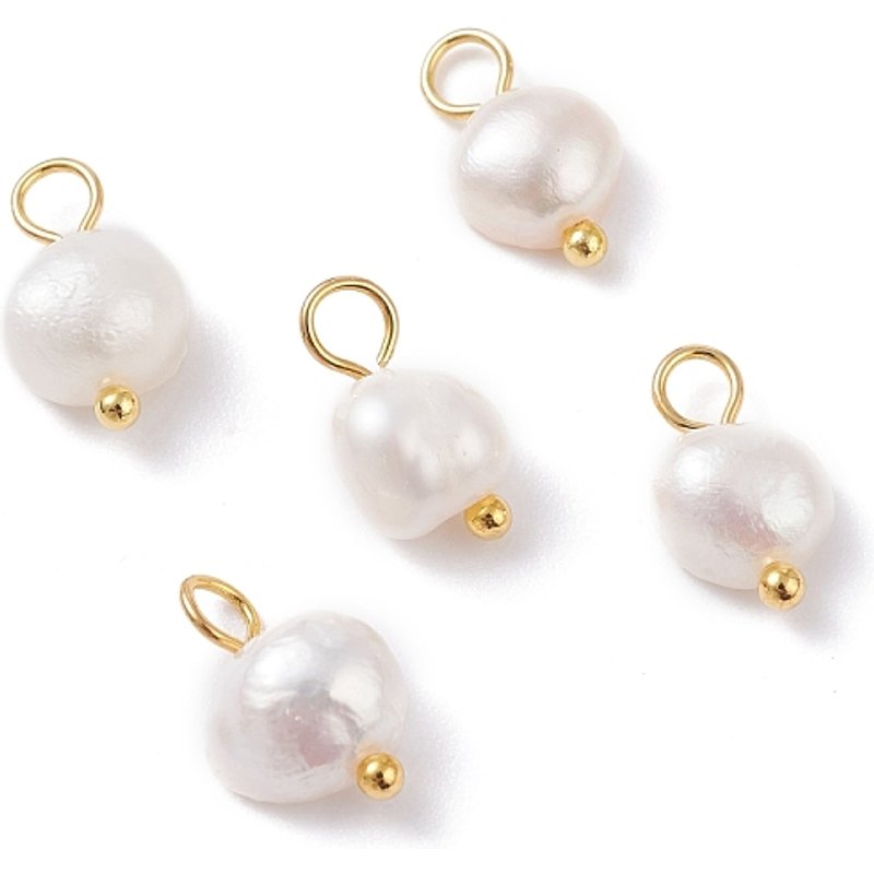 Charms en perles d'eau douce cultivées naturelles avec tiges en laiton — Breloques et pendentifs