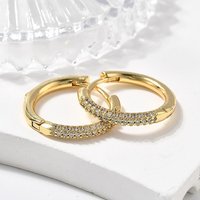 Boucles d'oreilles créoles huggie en zircon cubique micro pave plaquées or 18K — Boucles d'oreilles créoles