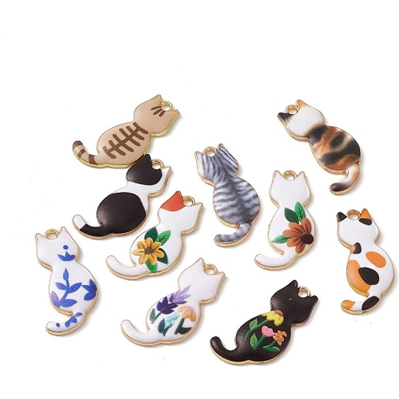 Pendentif Chat en Émail Doré Clair avec Couleurs Mélangées — Breloques et pendentifs