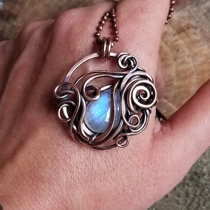Collier Pendentif Floral Bohémien avec Pierre de Lune Synthétique en Goutte — Collier pendentif