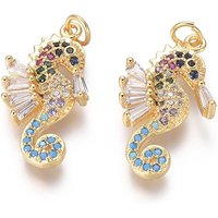 Pendentif en laiton plaqué or avec un hippocampe et zircon cubique