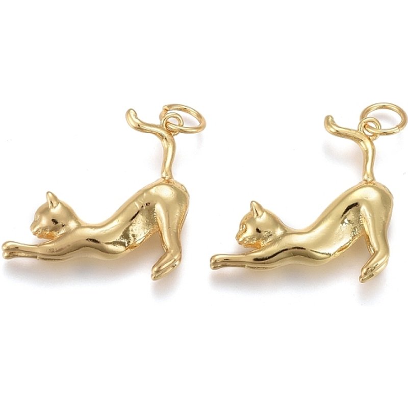 Pendants en laiton en forme de chat avec anneaux de saut, plaqués or — Breloques et pendentifs