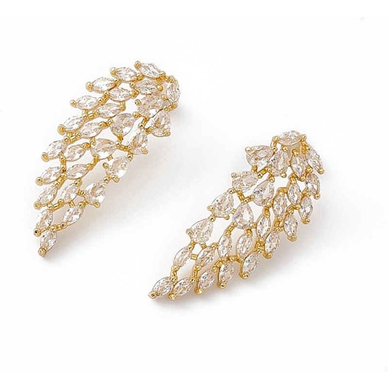Boucles d'oreilles clous ailes d'ange en zircon cubique plaquées or 18K — Bijoux fantaisie