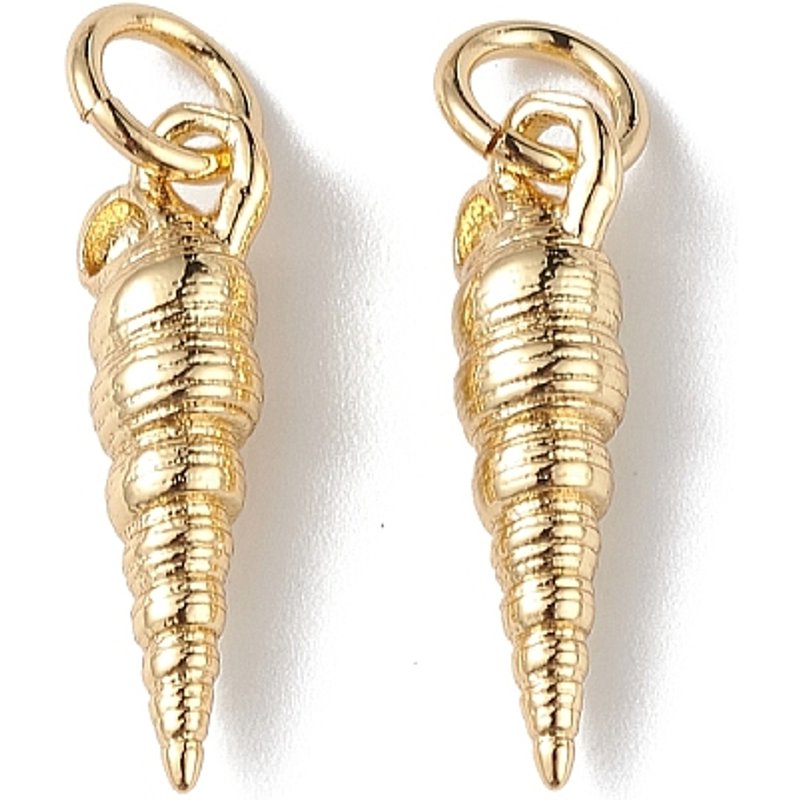 Pendentif en laiton plaqué or 18K en forme de conque avec anneau — Breloques et pendentifs