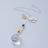 Pendentif suspendu en cristal avec libellule et prismes chakra